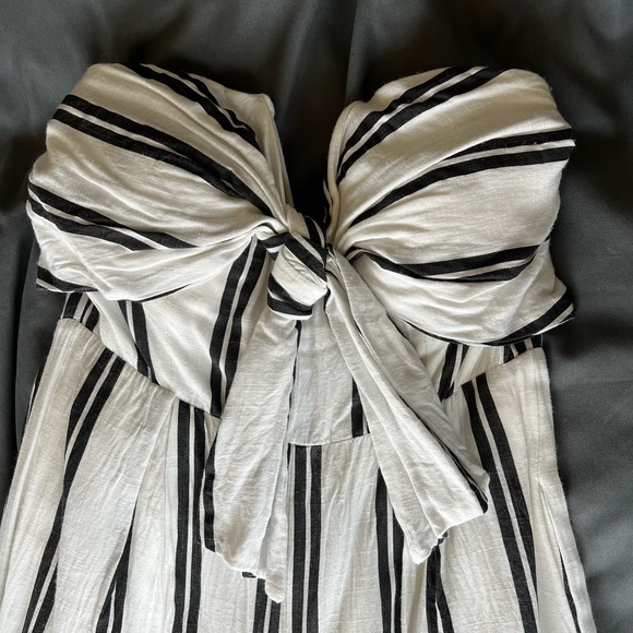 Lulus capri length strapless romper size XS - Picture 3 of 4